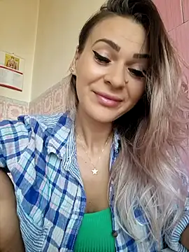 iSelena online show from September 18, 4:58 am