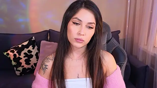 CarolineGuthrie online show from March 6, 2:13 pm