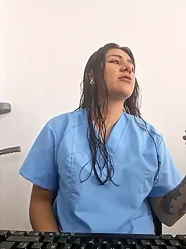 Snapshot of CAROLINE__07 chatting on January 16, 1:26 pm CAROLINE 07 online show from January 16, 1:26 pm