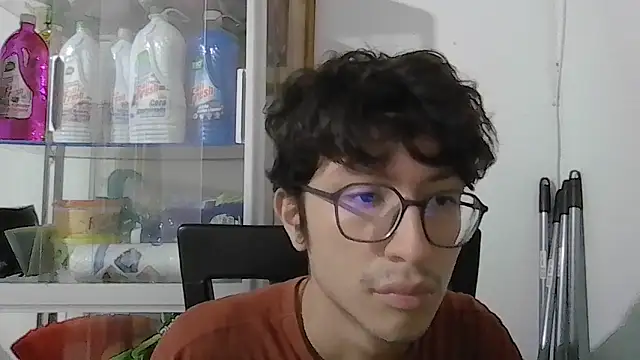 Snapshot of Kevintdx chatting on October 1, 3:12 am Kevintdx online show from October 1, 3:12 am