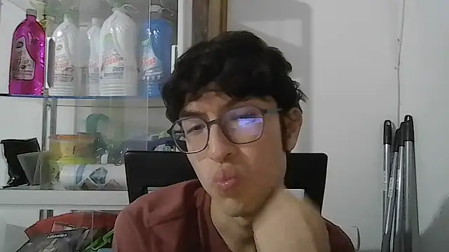 Snapshot of Kevintdx chatting on October 2, 3:02 am Kevintdx online show from October 2, 3:02 am