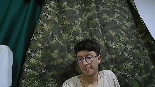 Snapshot of Kevintdx chatting on October 26, 2:39 am Kevintdx online show from October 26, 2:39 am