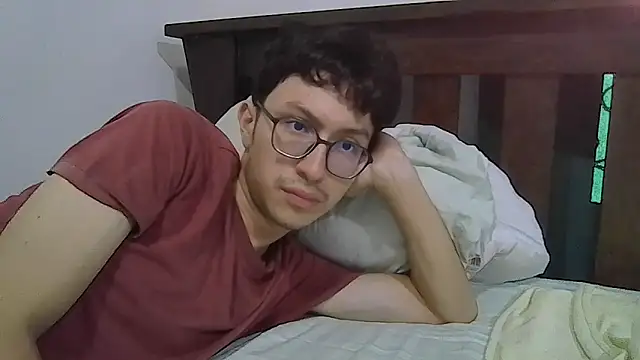 Snapshot of Kevintdx chatting on November 7, 9:26 pm Kevintdx online show from November 7, 9:26 pm