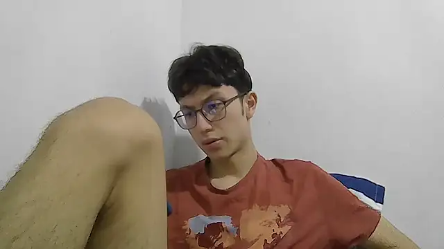 Snapshot of Kevintdx chatting on November 12, 10:09 pm Kevintdx online show from November 12, 10:09 pm