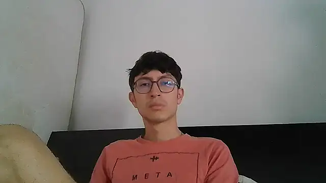 Snapshot of Kevintdx chatting on November 15, 9:11 pm Kevintdx online show from November 15, 9:11 pm