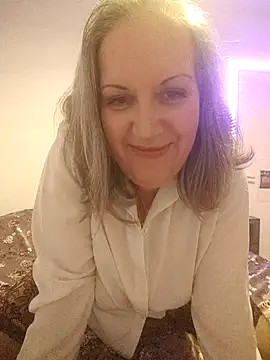 Snapshot of Feelineducentre chatting on November 27, 8:44 pm Feelineducentre online show from November 27, 8:44 pm