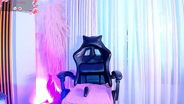 ivonyMiller online show from October 13, 9:04 pm