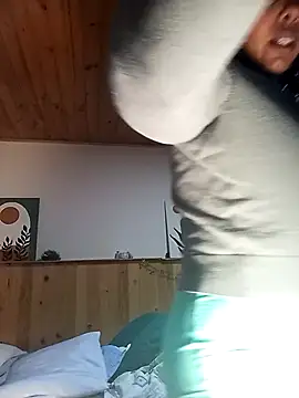 IVONNE COLLINS33 online show from February 10, 11:20 pm