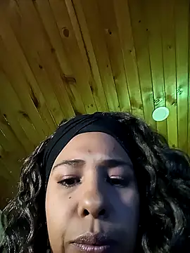 IVONNE COLLINS33 online show from February 19, 12:06 am