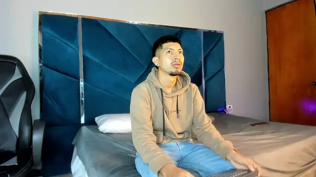 AxelAndJeremy online show from November 25, 2:44 am