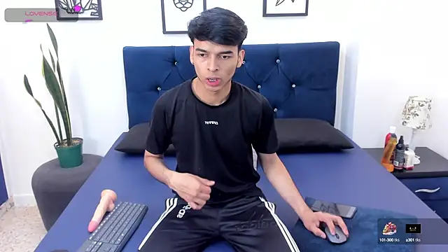 Snapshot of OnlyJos chatting on September 11, 8:31 pm OnlyJos online show from September 11, 8:31 pm