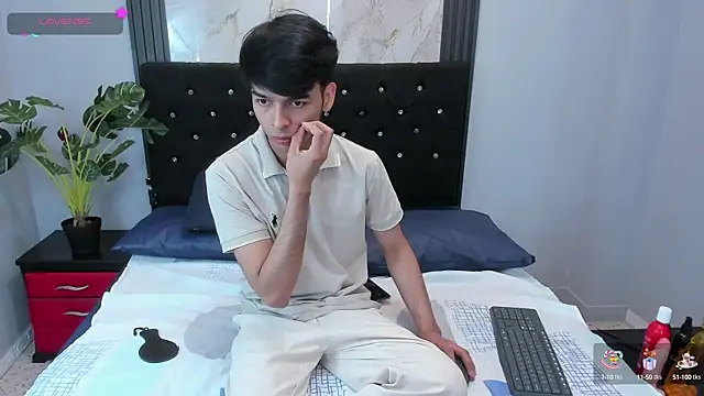 Snapshot of OnlyJos chatting on September 14, 3:00 pm OnlyJos online show from September 14, 3:00 pm