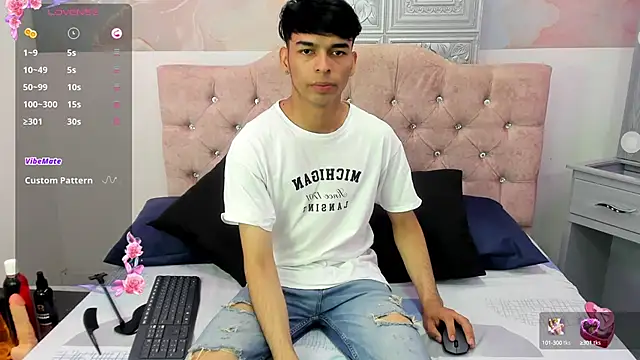 Snapshot of OnlyJos chatting on September 26, 8:02 pm OnlyJos online show from September 26, 8:02 pm