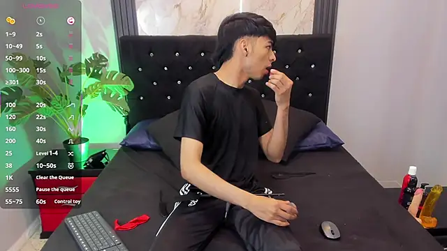 Snapshot of OnlyJos chatting on September 28, 2:00 pm OnlyJos online show from September 28, 2:00 pm