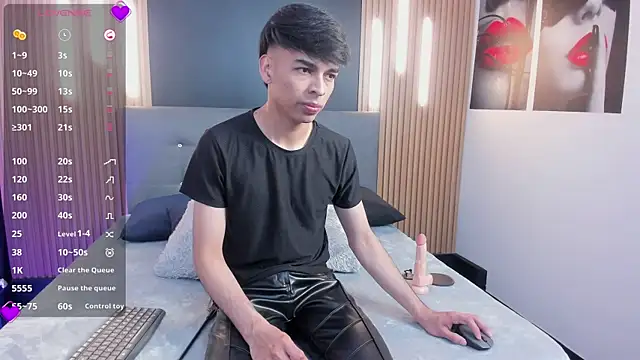 Snapshot of OnlyJos chatting on October 30, 1:01 pm OnlyJos online show from October 30, 1:01 pm