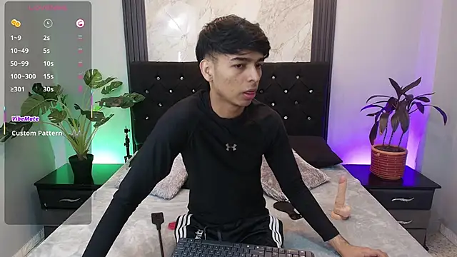 Snapshot of OnlyJos chatting on November 5, 7:36 pm OnlyJos online show from November 5, 7:36 pm