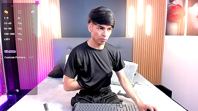 Snapshot of OnlyJos chatting on November 6, 7:59 pm OnlyJos online show from November 6, 7:59 pm