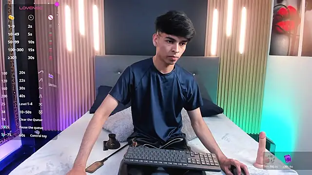 Snapshot of OnlyJos chatting on November 21, 8:18 pm OnlyJos online show from November 21, 8:18 pm