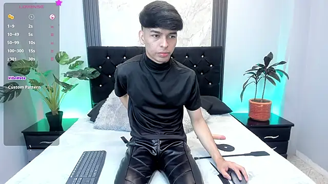 Snapshot of OnlyJos chatting on November 23, 1:11 pm OnlyJos online show from November 23, 1:11 pm