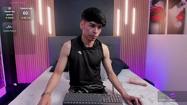 Snapshot of OnlyJos chatting on November 29, 8:23 pm OnlyJos online show from November 29, 8:23 pm