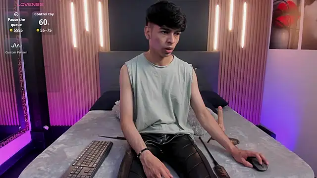 Snapshot of OnlyJos chatting on November 30, 1:37 pm OnlyJos online show from November 30, 1:37 pm