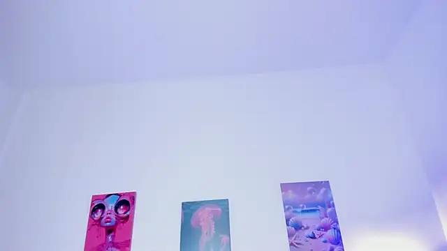 tyra bankss  online show from October 29, 3:09 am