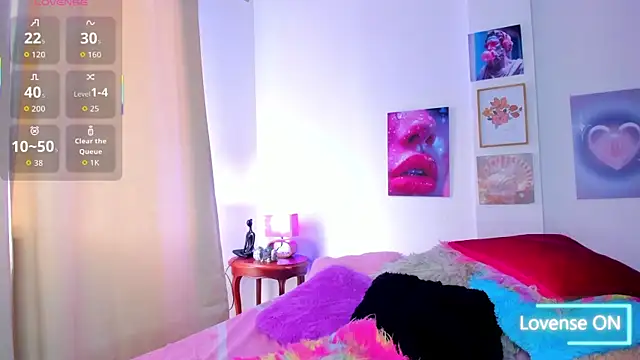 tyra bankss  online show from November 15, 7:32 pm