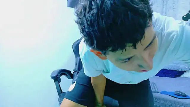 Snapshot of Felipe_Gonzales chatting on October 27, 12:42 pm Felipe Gonzales online show from October 27, 12:42 pm