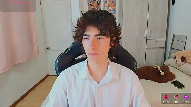 Snapshot of Nude_Boy18 chatting on December 17, 1:44 am Nude Boy18 online show from December 17, 1:44 am