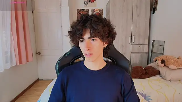 Snapshot of Nude_Boy18 chatting on January 6, 8:23 pm Nude Boy18 online show from January 6, 8:23 pm