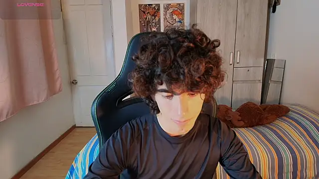 Snapshot of Nude_Boy18 chatting on January 16, 11:09 pm Nude Boy18 online show from January 16, 11:09 pm