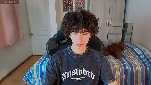 Snapshot of Nude_Boy18 chatting on January 19, 12:14 am Nude Boy18 online show from January 19, 12:14 am