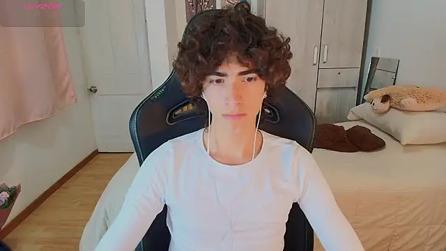 Snapshot of Nude_Boy18 chatting on February 3, 3:15 am Nude Boy18 online show from February 3, 3:15 am