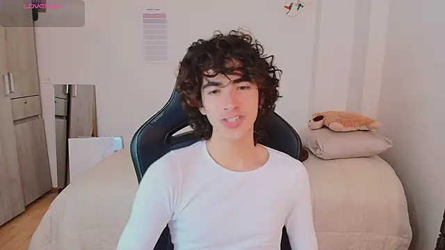 Snapshot of Nude_Boy18 chatting on February 13, 7:10 pm Nude Boy18 online show from February 13, 7:10 pm