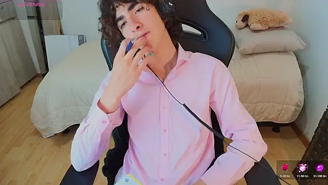 Snapshot of Nude_Boy18 chatting on February 14, 7:27 am Nude Boy18 online show from February 14, 7:27 am