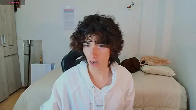 Snapshot of Nude_Boy18 chatting on February 15, 1:02 am Nude Boy18 online show from February 15, 1:02 am