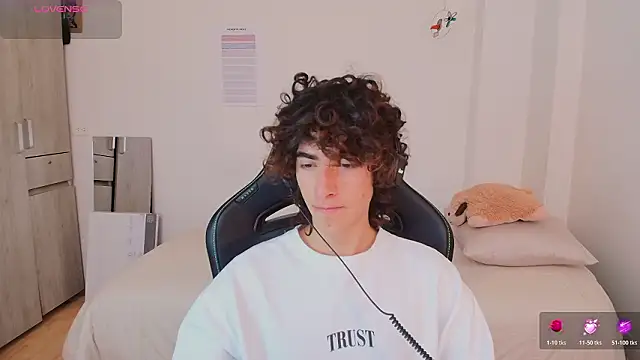 Snapshot of Nude_Boy18 chatting on February 17, 4:57 pm Nude Boy18 online show from February 17, 4:57 pm