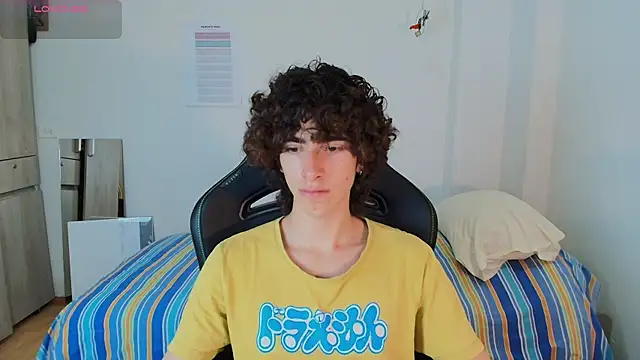 Snapshot of Nude_Boy18 chatting on February 20, 12:29 am Nude Boy18 online show from February 20, 12:29 am