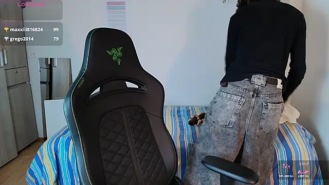 Snapshot of Nude_Boy18 chatting on February 20, 6:26 am Nude Boy18 online show from February 20, 6:26 am