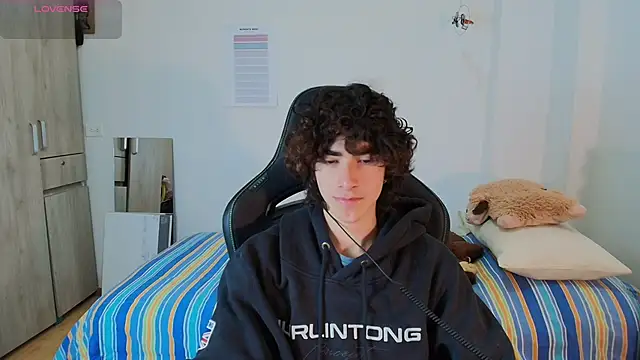 Snapshot of Nude_Boy18 chatting on February 23, 1:58 am Nude Boy18 online show from February 23, 1:58 am