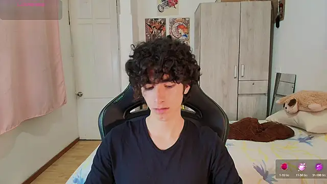 Nude Boy18 online show from April 16, 12:44 am