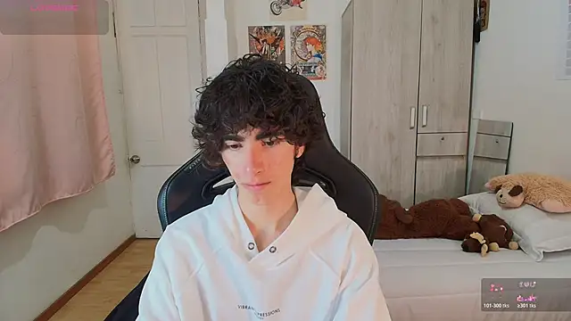 Nude Boy18 online show from May 22, 5:47 am