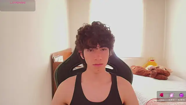 Nude Boy18 online show from June 23, 7:12 pm