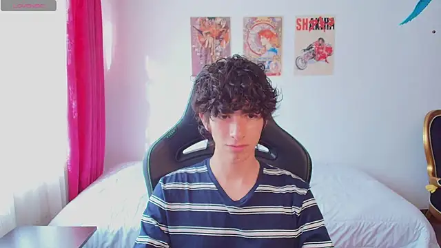 Nude Boy18 online show from July 10, 9:50 pm