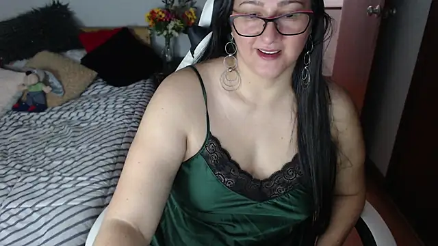 Aisha manzur online show from March 5, 9:11 pm