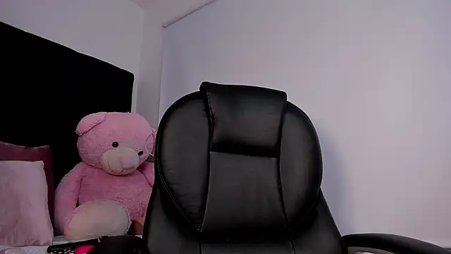 momo ayasse online show from February 28, 3:40 am