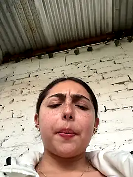 Snapshot of Dulce_1408 chatting on December 4, 10:18 pm Dulce 1408 online show from December 4, 10:18 pm