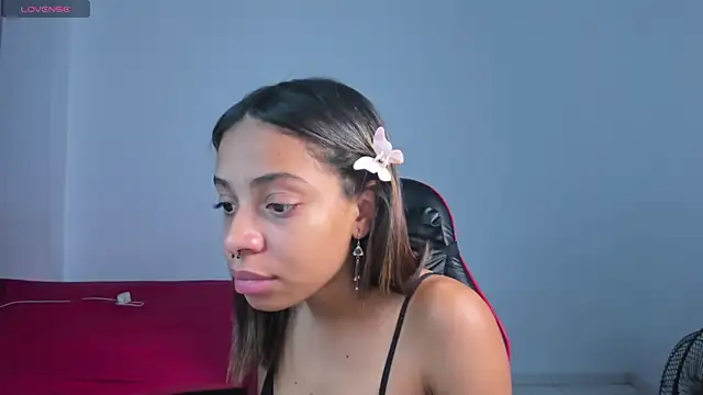 yumi hanna online show from April 3, 3:26 am