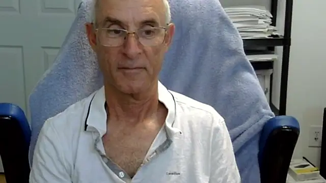 Snapshot of funone1999 chatting on September 12, 12:22 am funone1999 online show from September 12, 12:22 am