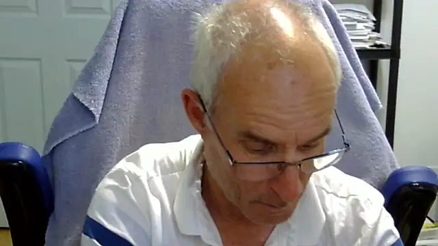 Snapshot of funone1999 chatting on October 1, 1:22 am funone1999 online show from October 1, 1:22 am